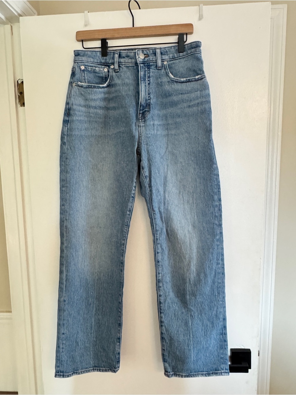 Madewell Curvy 90s Straight Jeans in Light Wash Blue